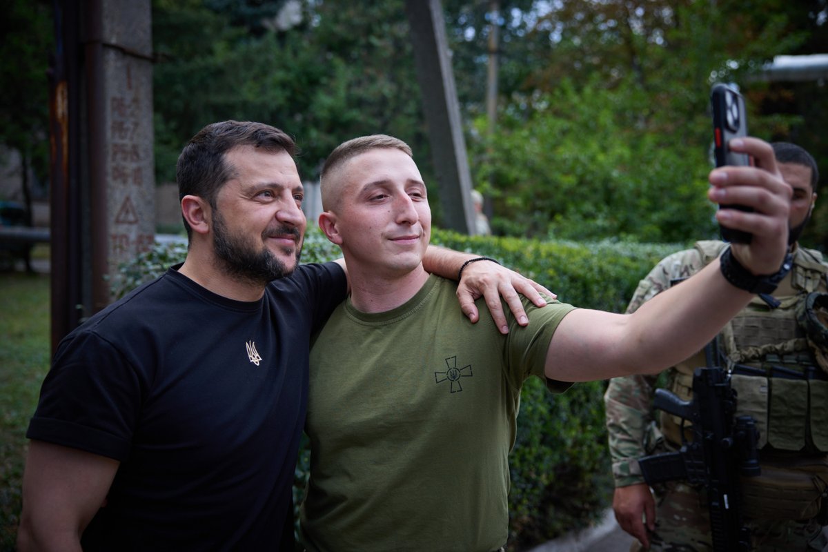 Volodymyr Zelenskyy / Володимир Зеленський tweet media