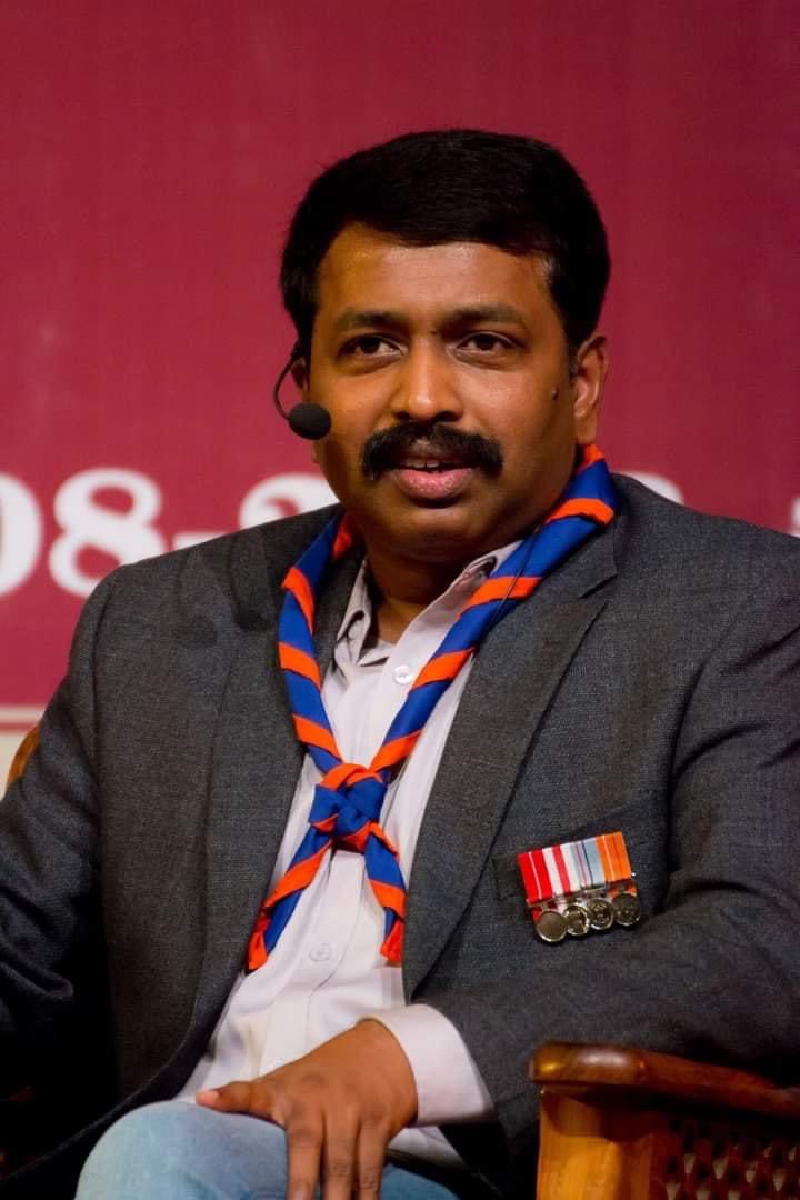 🎉💐 ಹುಟ್ಟು ಹಬ್ಬದ ಹಾರ್ದಿಕ ಶುಭಾಶಯಗಳು🎉💐 

Wishing a Very Happy Birthday to #KargilWarHero & Living Legend Captain #NaveenNagappa Sir, 🙏#SenaMedal of 13 JAK RIF. 🎂