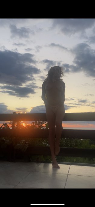 Ретроградный Юпитер ! Значит нюдс должен быть в ленте ..✌🏾 https://t.co/iIKldtg9qQ