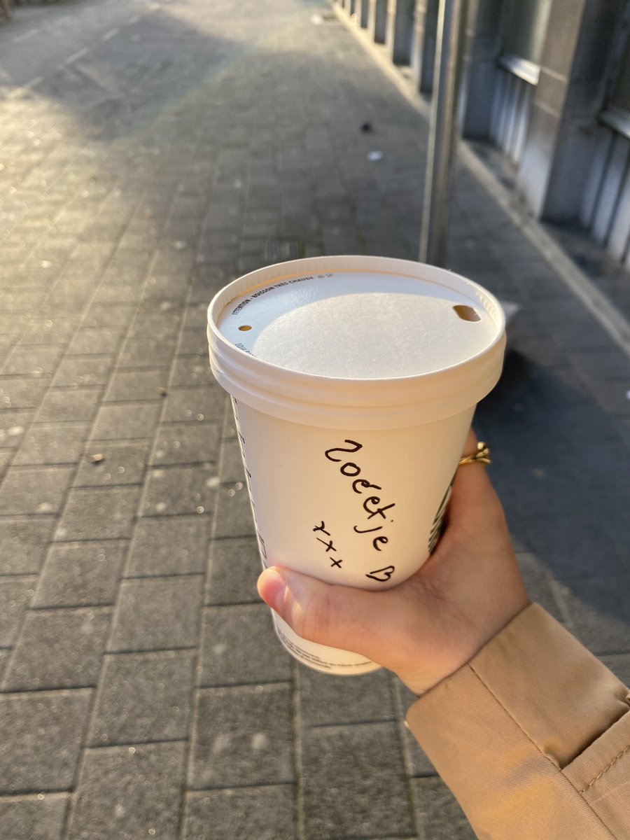 mzoepadilla's tweet photo. Solcito y café siempre https://t.co/CxLstuj110