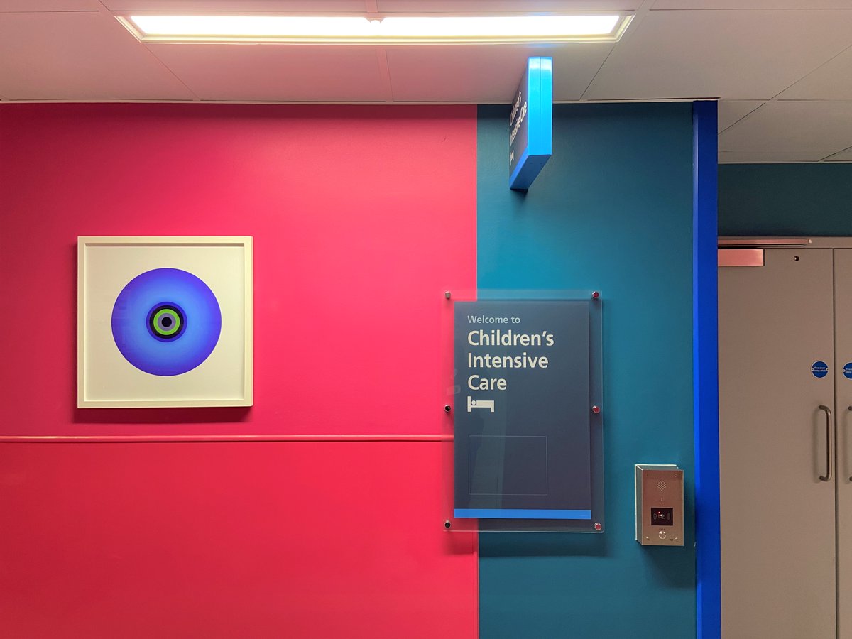 If you haven't yet, stop by the colourful new corridors by St Mary’s children’s services on the 6th and 7th floors at QEQM! 💙

Artwork provided by <a href="/RanaBegumStudio/">Rana Begum</a>, <a href="/iamroseblake/">Rose Blake</a>, Vanessa Jackson RA, <a href="/GilesRevell/">Giles Revell</a> and <a href="/BobandRoberta/">Bob&Roberta Smith</a>.

View our collection: imperialcharity.org.uk/arts/the-colle…
