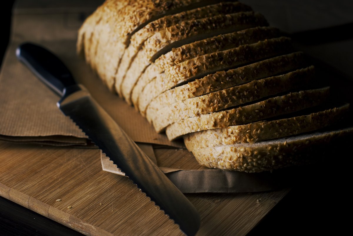 uk_flour's tweet photo. 99.8% of households buy bread. Don't think about this for too long, but that's more than those who buy toothpaste

#ukflour #flourmilling #feedingthenation https://t.co/lUiDmpYoTT