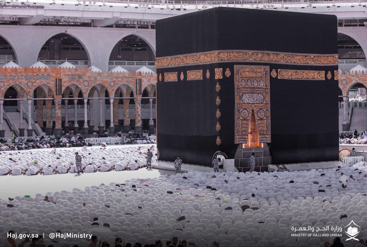 HajMinistry's tweet photo. سكينة وخشوع، وأجرٌ مُضاعف.

#في_القلب_يا_مكة https://t.co/JhPn2g60qi