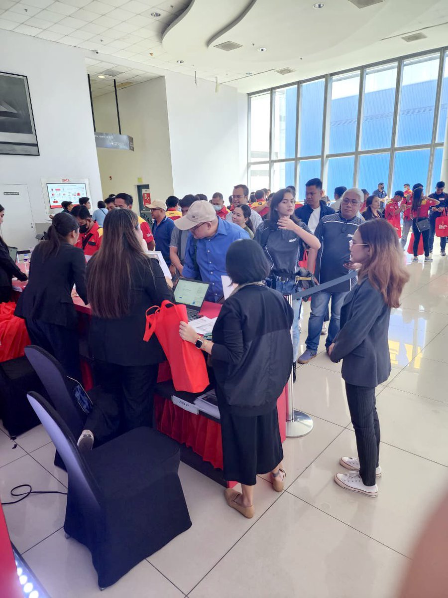 usebeepbeep's tweet image. Beepbeep.ph is rocking the Shell Helix Fast Track Auto Workshop Business Summit today! 🚗🛠️

Shell SMX Convention Center Manila 🔥

#ShellHelixFastTrack #ChangetoShellHelix #beepbeepphXshell #BeepbeephFASTLANE