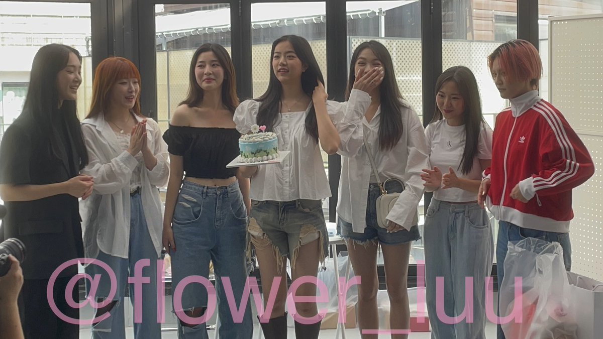 flower_luu's tweet photo. 공원소녀 데뷔 5주년 축하해!!!
デビュー5周年おめでとう✨✨ https://t.co/8Dwt5G30Nj