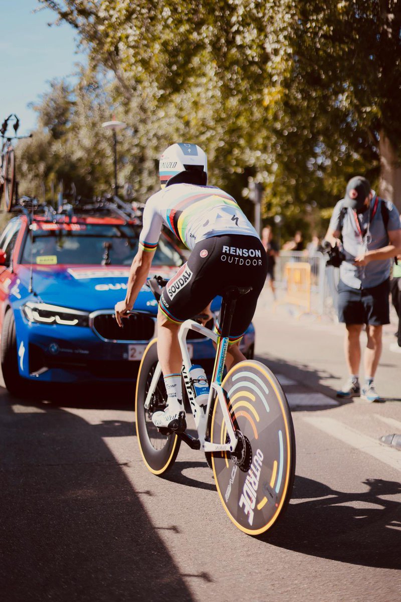 Recon time in #LaVuelta23 🙌 Photo: @BeelWout