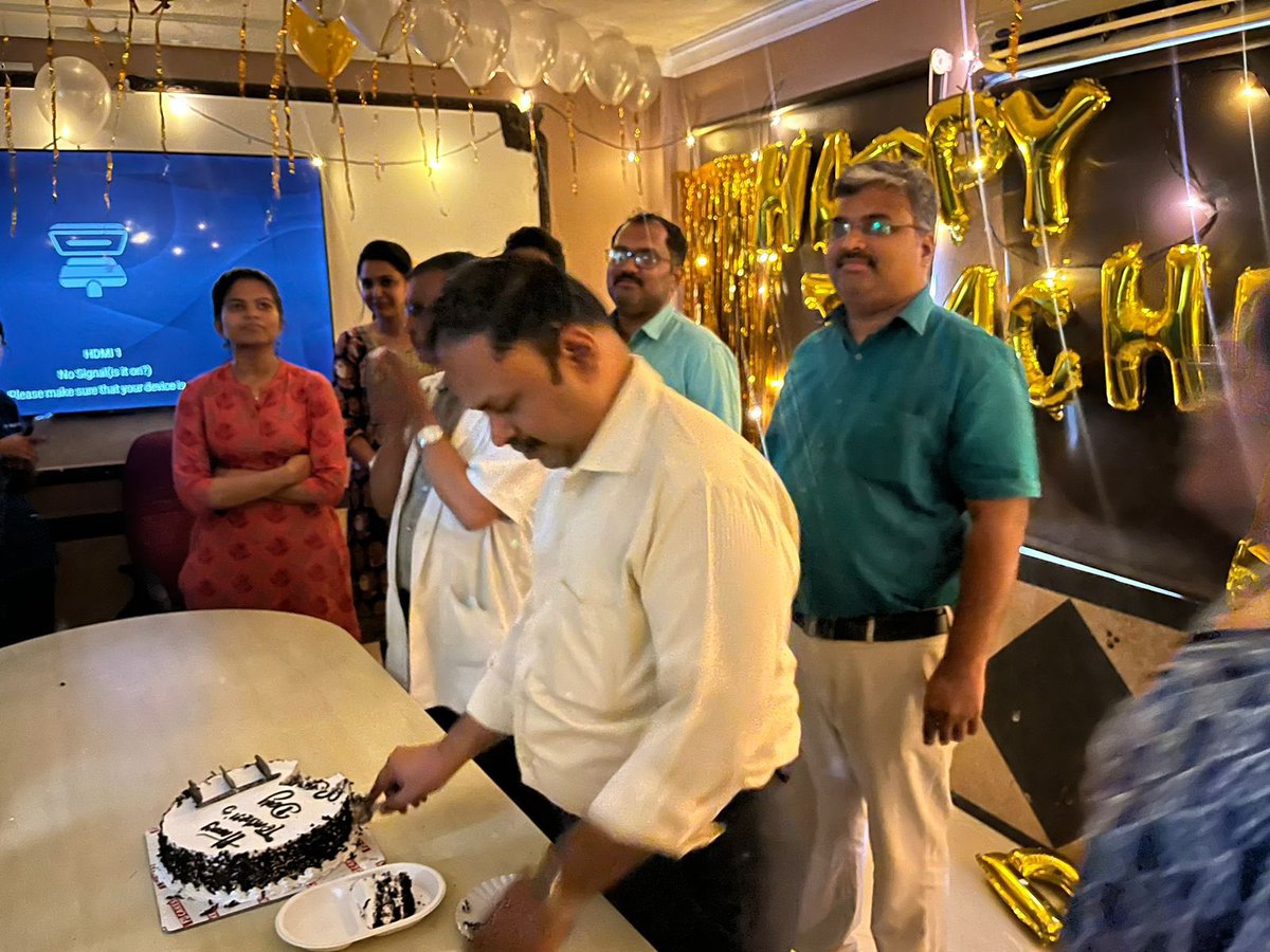 SDCPeriodontics's tweet image. Teachers day celebration hosted by our beloved postgraduates of periodontics department🎉🎊#saveetha dental college