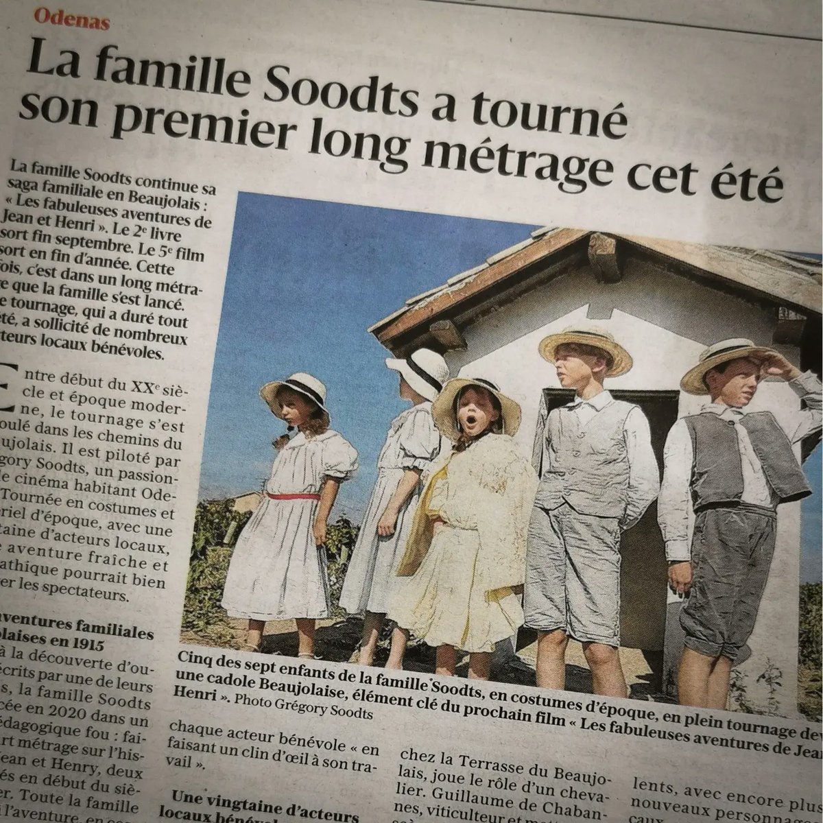 Hop hop hop !

On file chez son buraliste chercher <a href="/LPRBeaujolais/">Progrès Beaujolais</a> du jour pour que les enfants puissent décorer le mur de leur chambre avec la jolie photo où alors on va sur internet 😉

leprogres.fr/insolite/2023/…

#beaujolais #terroir #tradition #cinemafrancais #cinema #France