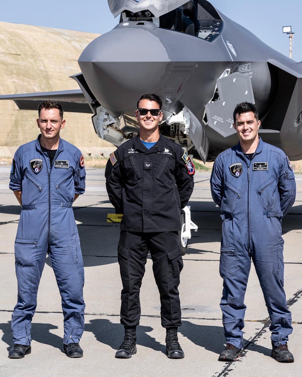 It was an absolute pleasure to perform alongside our NATO partners at @AthensFlyinWeek and represent the future of air power. We want to give a huge thank you to everyone for your hospitality. We can promise you this won’t be the last time you see our team in Greece. 🇬🇷⚡️🇺🇸