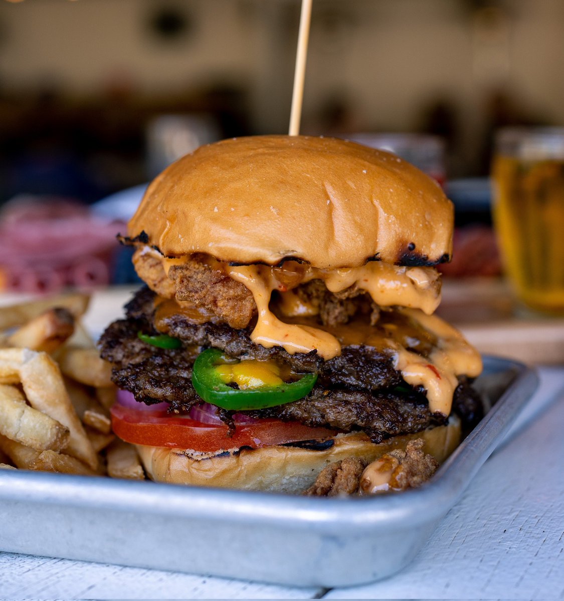 bouf_e's tweet photo. Découvrez ce qui nous distingue de la concurrence et savourez le meilleur du bœuf chez e-Bouf 

Commandez votre Burger maintenant👇
Lien de commande disponible dans la bio 

#MardiBoufferies #BurgereBouf
#eBouf https://t.co/TzerVucQDF