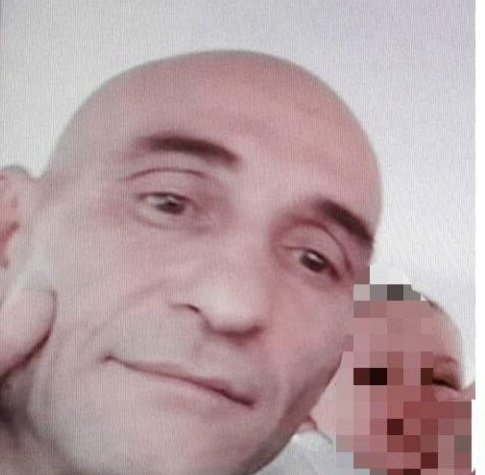 confundustria's tweet photo. Corchiano Viterbo.
Si chiamava Alfonso aveva 54 anni e faceva l'operaio edile.
Ieri è morto schiacciato dal crollo di un muro di una palazzina in ristrutturazione.

#MorireDiLavoro una guerra che non frega un cazzo a nessuno. https://t.co/UQcptsYFU0