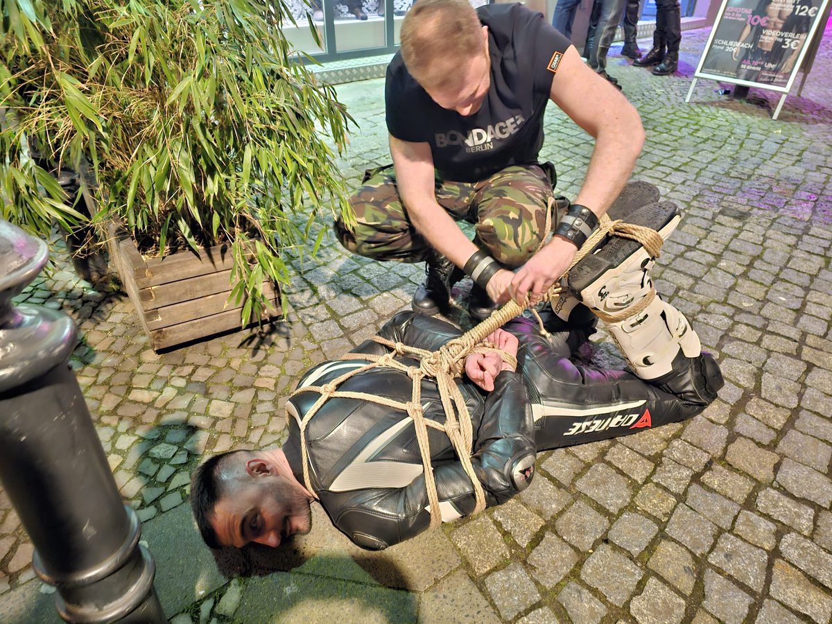 RopeyBondage tweet media