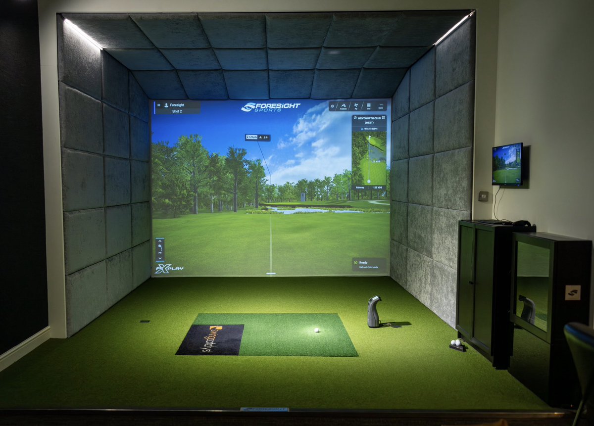 With over 60 varieties of fabrics and colour options, our new custom upholstered panels are a firm favourite with our clients 🙌 #foresightsports #golfsimulator #golf