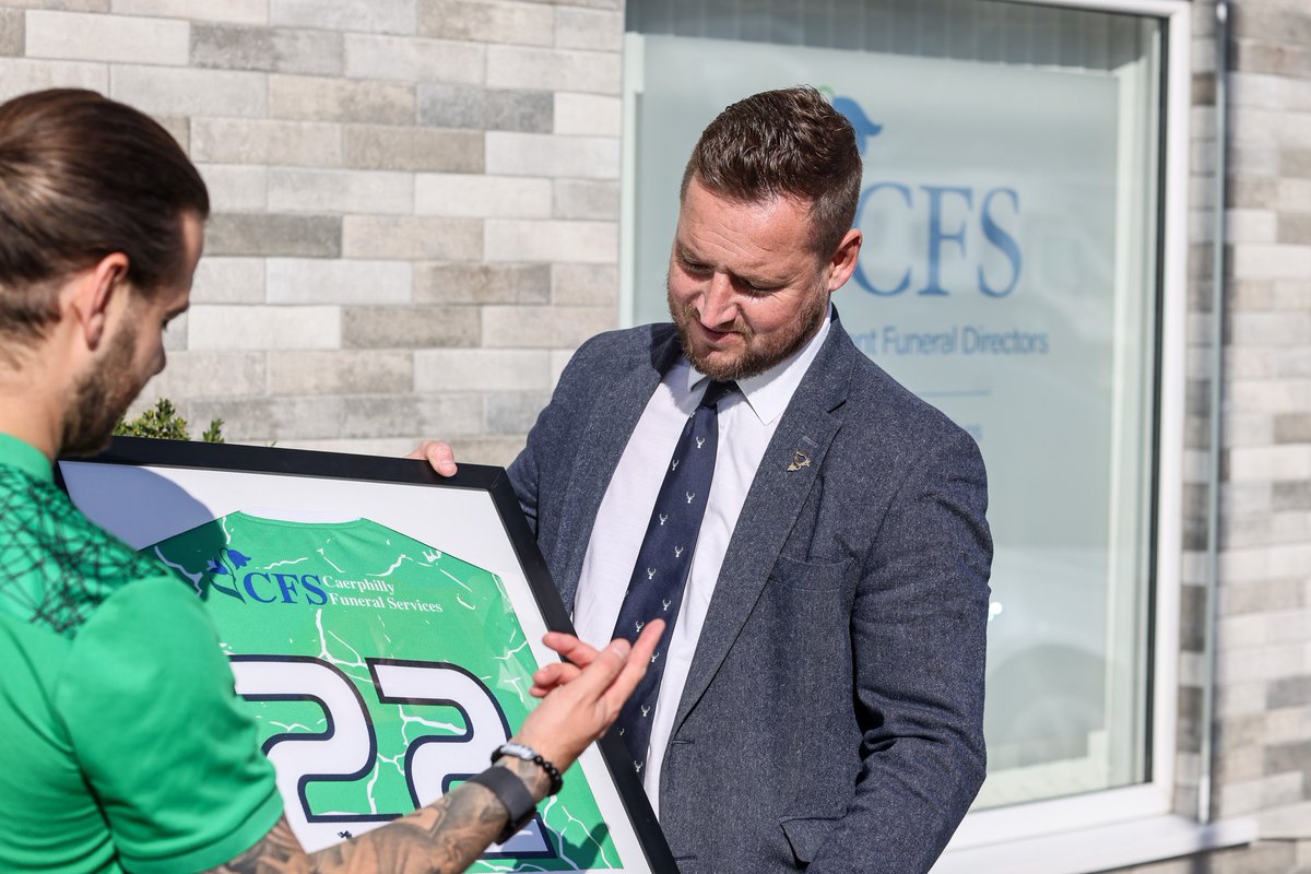 This week, Ian, our First Team manager presented Caerphilly Funeral Services with a framed shirt from the 2022 / 2023 season - our promotion season. 😍

CFS were a prominent sponsor and will always be visible as part of the Club's history. 

Thank you for supporting us. 💚