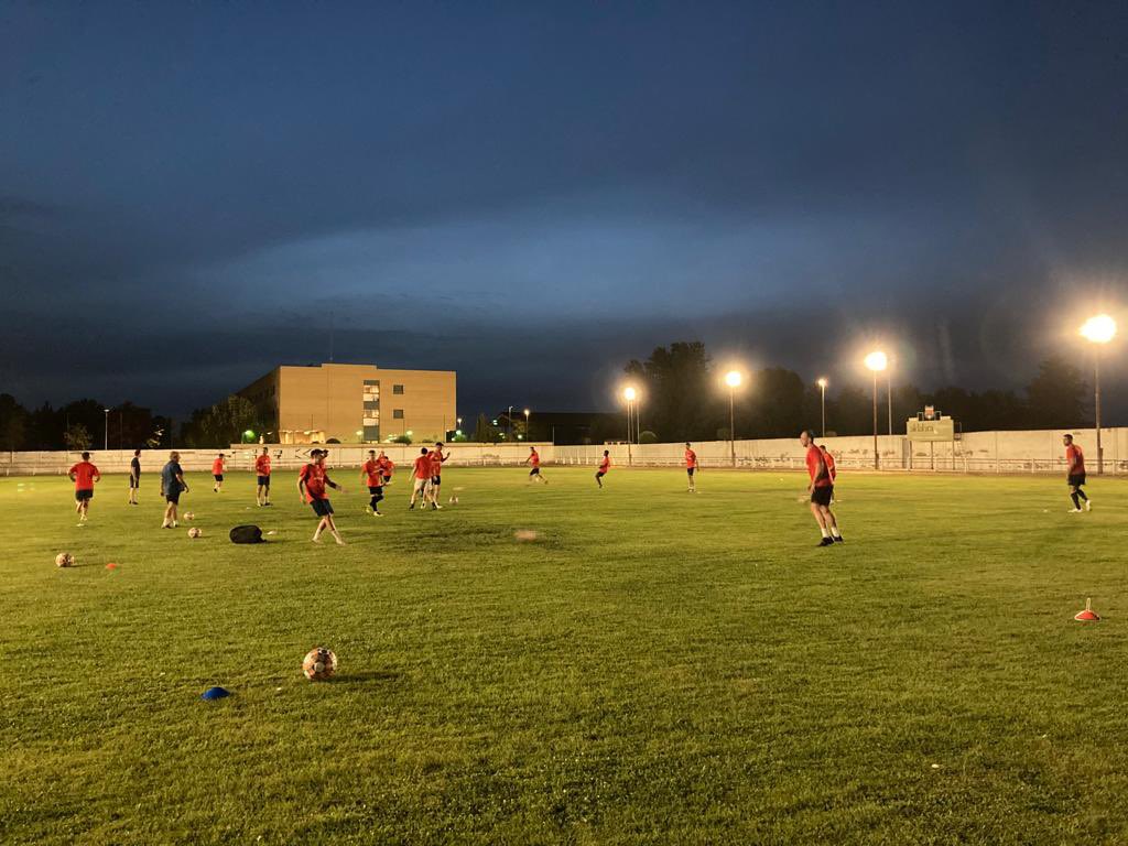 cfbellvis's tweet photo. 📸 Després de molts anys ahir els entrenaments es van reprendre al municipal d’ @Ajunt_Bellvis! 

#hemtornat

@FutbolCatalunya @Gol_Cat @mollerussatv https://t.co/igZHsmc8e7