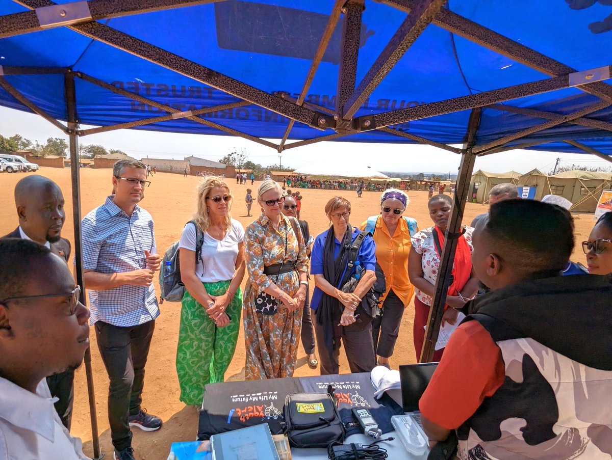 EPF_SRR's tweet photo. Day 3 of the #EPFStudyTour in #Malawi has started!

MPs @carlami70 , @bridsmithTD , @elorantaeevajoh, @ZanchettaPS and Senator Cosmin Poteras witnessed the inspiring work of Family Health Services @FHS_Malawi & @alert_mix , a local NGO dedicated to improving the lives of Malawians - especially youth - through HIV prevention and sexual & reproductive health rights. 🙌 #SRHR #HealthForAll #prevention
