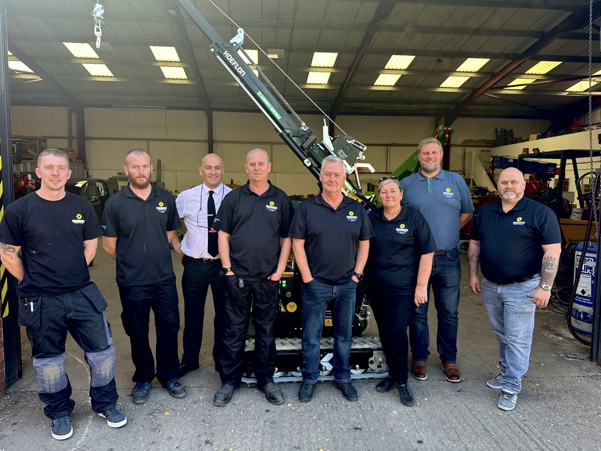 FosterCranes's tweet photo. Itβs been a productive morning as we had some of the @sunbeltrentaluk #Lifting Team with us.
They completed some Product Familiarisation Training on the new #Hoeflon C1e #CompactCrane that they will be taking delivery of 4 soon. π
#FosterCranes #SpiderCrane #MiniCrane #UK https://t.co/1iRnO8nSL1
