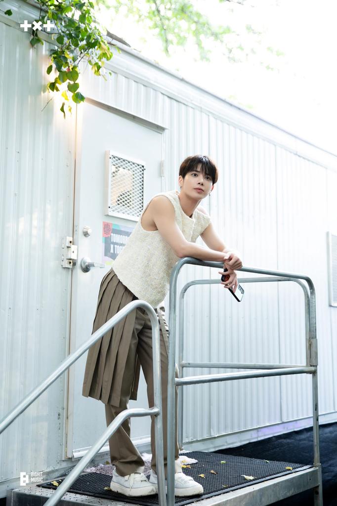 ParaguayTaehyun's tweet photo. 📸 | IMAGENES 

Lollapalooza 2023' Photo Sketch 2 #TAEHYUN ver 💗 [1/2]

#태현 #TAEHYUN #4thGenGoldenBoy #TOMORROW_X_TOGETHER #투모로우바이투게더 @TXT_members @TXT_bighit 

-🐿 https://t.co/mDfgUkJjUb
