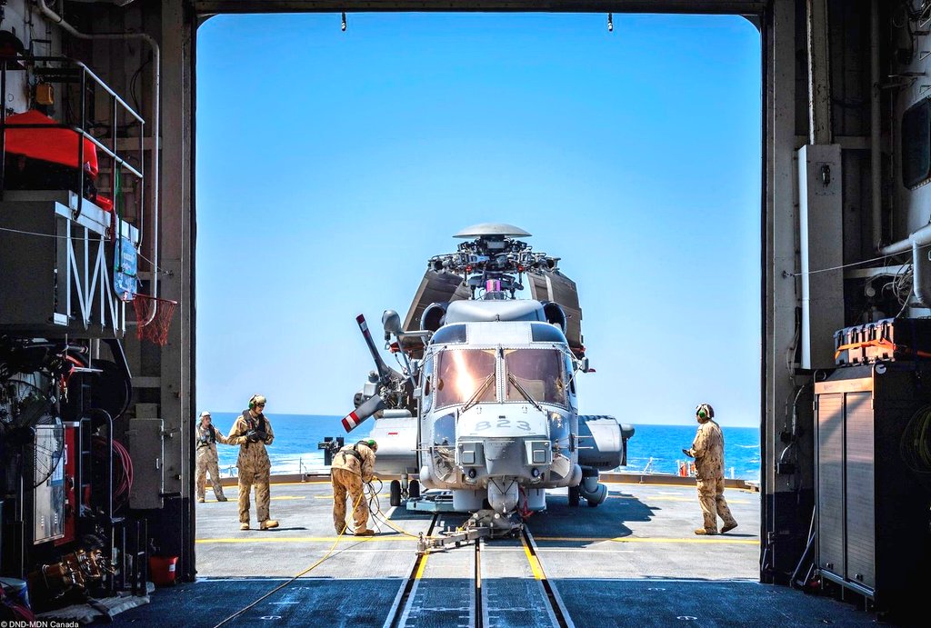 FlMichele69's tweet image. Naval helicopter

@Sikorsky #CH148Cyclone

📷 flight deck FFH #HMCSHalifax 330

@RoyalCanNavy 🇨🇦