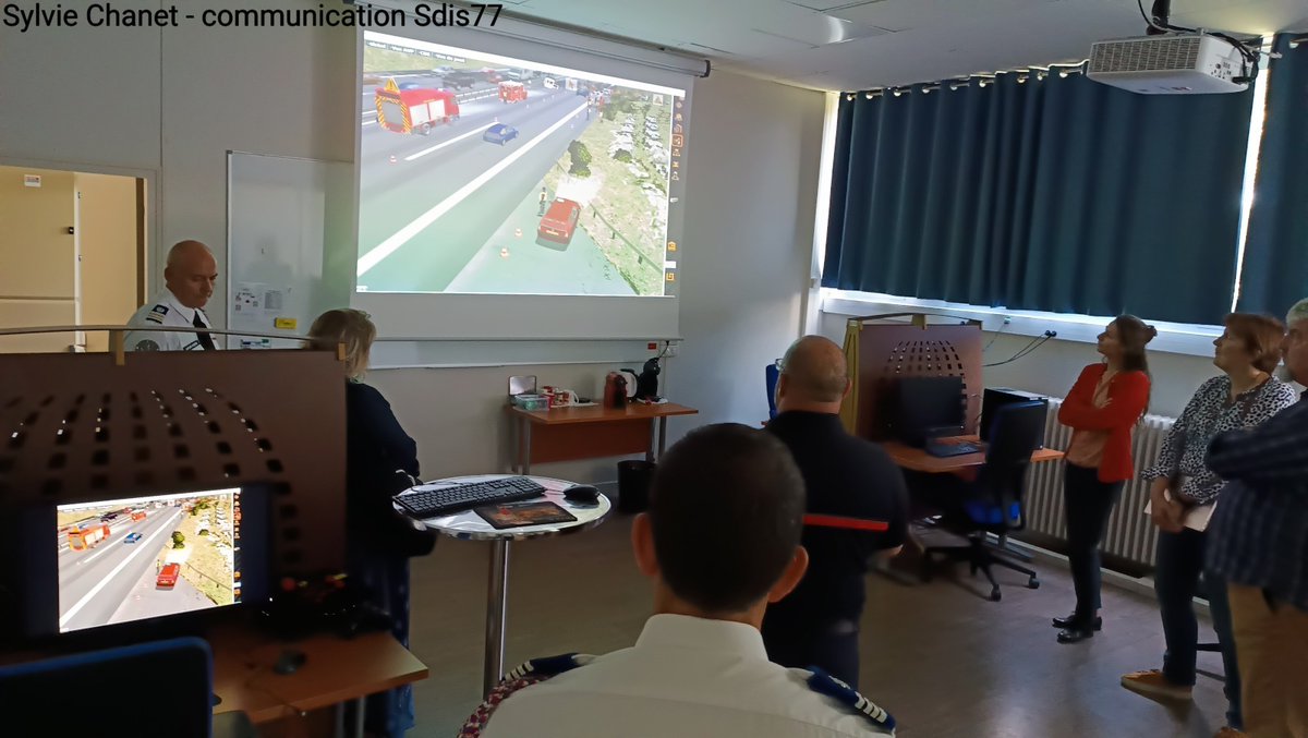 Sapeurs-Pompiers 77 tweet media