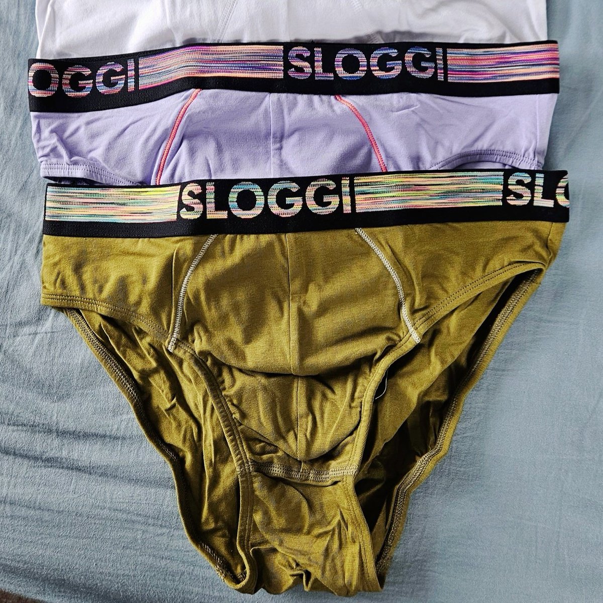 A*@x- 🥳 tweet media