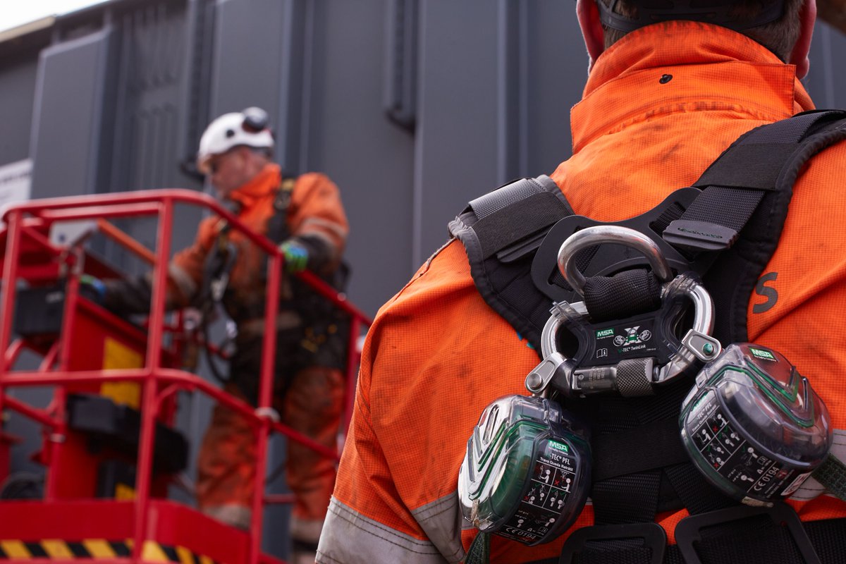 _Allelys's tweet image. Keeping safety at the heart of everything we do.

All of our team go through an extensive training programme with continuous development to ensure we are managing risk and protecting our people, environment and assets on every project we undertake.

#HSEQ #haulage #transport