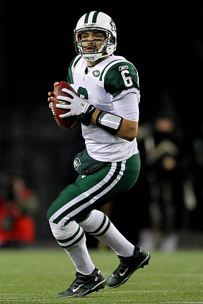 Joe Prokop 1988-1990
Ray Lucas 1997-2000*
Mark Sanchez 2009-2013

*Wore #18 in 1997

#TakeFlight #Jetshistory #Jets #NFL #NFLTwitter  #CountdownToWeek1