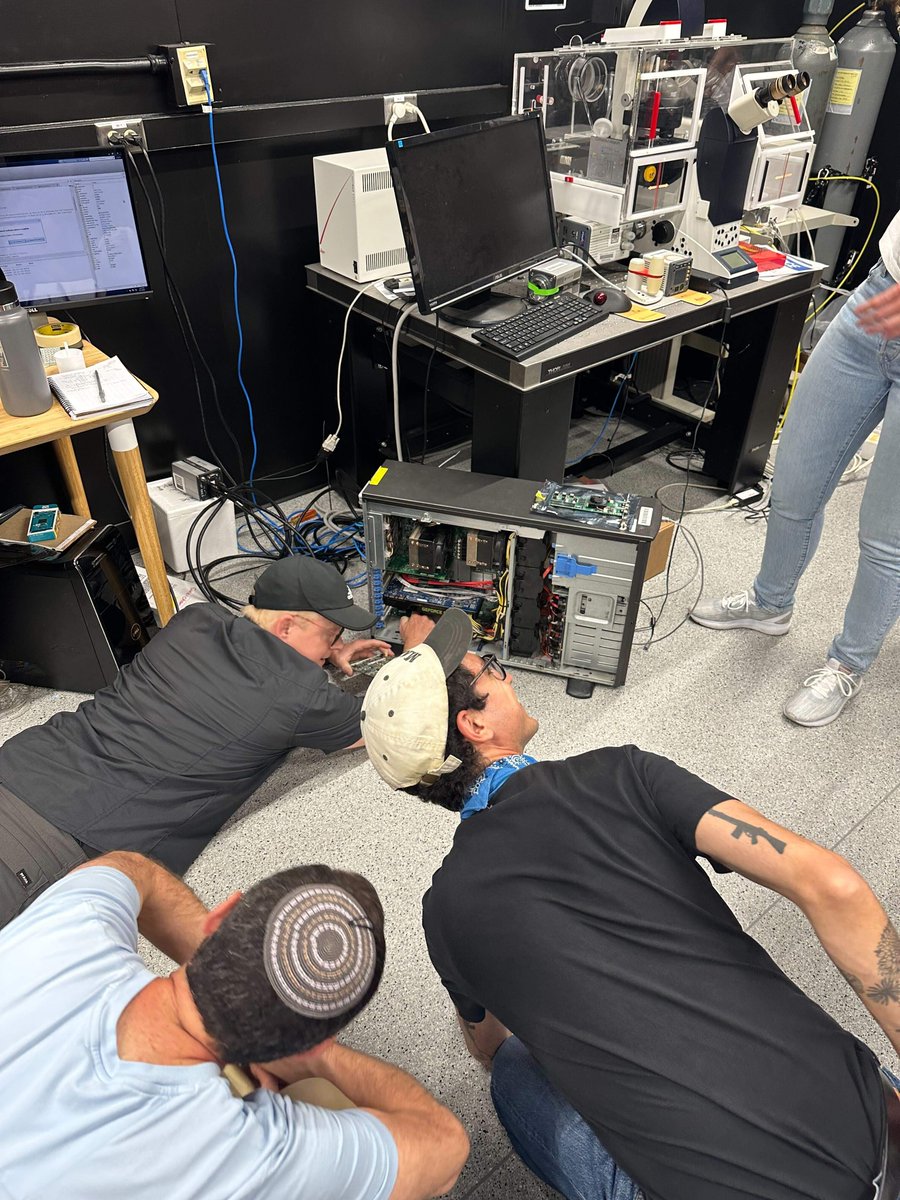 gbventur's tweet photo. Still recovering from my time @KITP but here are a few snapshots of #morpho23 and #kitpqbio. I miss the incredibly fun and engaging environment π©βπ«π¬, all the wonderful people I met and all the friends I've made π Thank you to all who made this amazing experience possible β€οΈ https://t.co/wehmEEi6kc