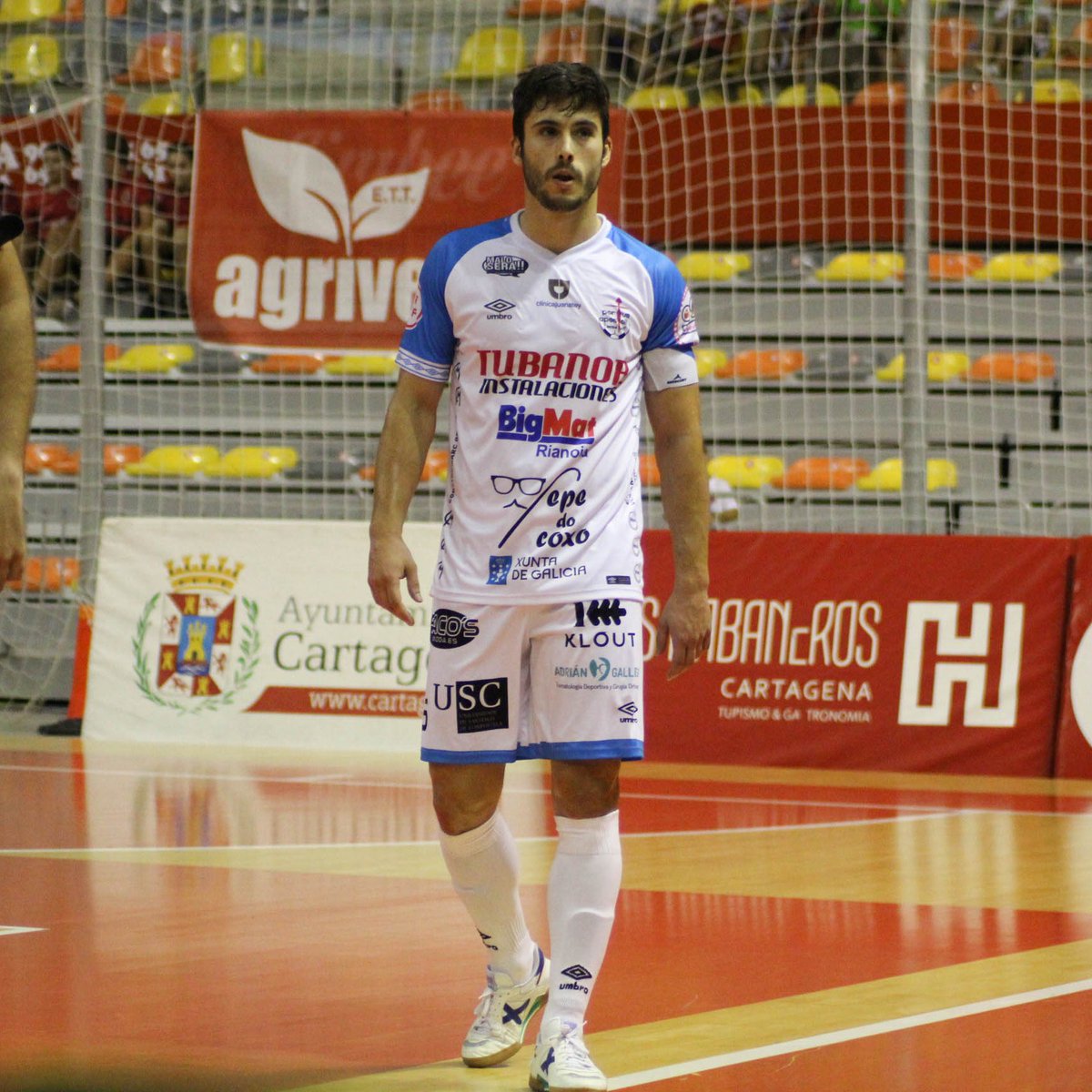 Futsal RFEF (@futsalrfef) on Twitter photo 👉 🅲𝐥𝐮𝐛 𝐝𝐞 𝐂𝐚𝐩𝐢𝐭𝐚𝐧𝐞𝐬
👀 Abrimos la semana con el brazalete de:
🙌 <a href="/llucpa5/">Lluc Parera</a>
🔗 bit.ly/45CXu8t
#PrimeraDivisiónFS
#FutsalRFEF 👉 🅲𝐥𝐮𝐛 𝐝𝐞 𝐂𝐚𝐩𝐢𝐭𝐚𝐧𝐞𝐬
👀 Abrimos la semana con el brazalete de:
🙌 <a href="/llucpa5/">Lluc Parera</a>
🔗 bit.ly/45CXu8t
#PrimeraDivisiónFS
#FutsalRFEF