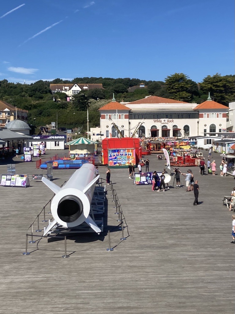 Our knitting expert, Kate Winning, joined @spacegovuk's Space For Everyone tour with Maggie Aderin and @astro_meganne in Hastings yesterday to discuss how art and creativity contribute to advancements in the space industry. #SpaceForEveryone #spacecareers #spaceindustry