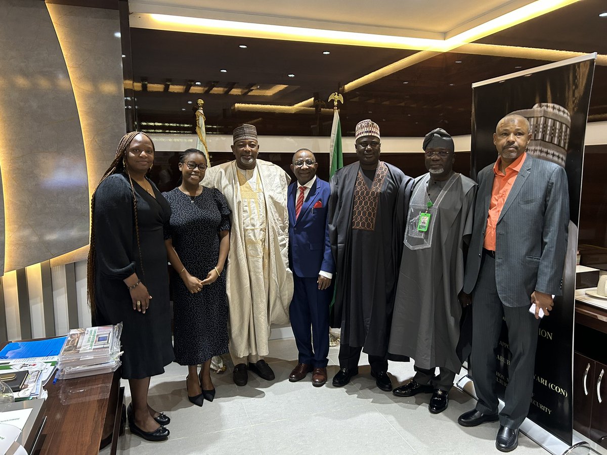 Banji Oyelaran-Oyeyinka tweet media
