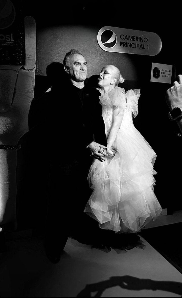 mozpicsdaily's tweet photo. morrissey and shirley manson backstage in mexico city, 4 september 2023. photo by hannah martin. https://t.co/zOwvfMmroZ