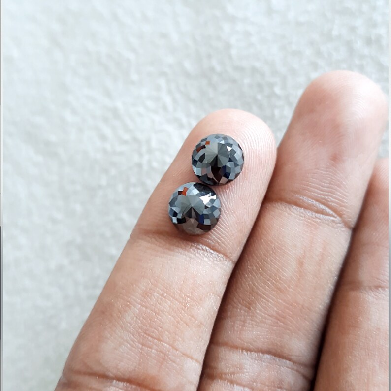 AvellinnoJewels's tweet image. 4.07 Ct Round Rose Cut Black Pair Diamond For Jewelry Making 💎💎

avellinno.com/products/4-07-…

#blackdiamond #rosecutdiamond #roundcutdiamond #blackrounddiamond #loosediamond #naturaldiamond #pairdiamond #polisheddiamond #roundrosecut #looserounddiamond #treatedblack