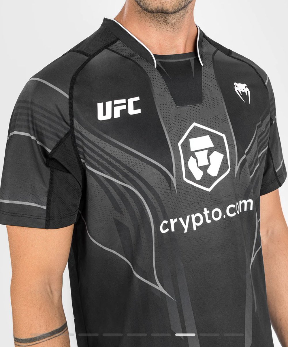 tenn1sphere's tweet photo. Pour fêter notre run en cours, et notamment nos derniers résultats sur l’#UFCParis 🇫🇷

Je vous offre LE t-shirt parfait pour vos training, celui de nos combattants français de chez Venum (@venum)

Valeur : 79.99€ 👕

Pour participer : 
· Follow @tennisphere_ 
· RT & ♥️ 

⌚️ TAS 48H