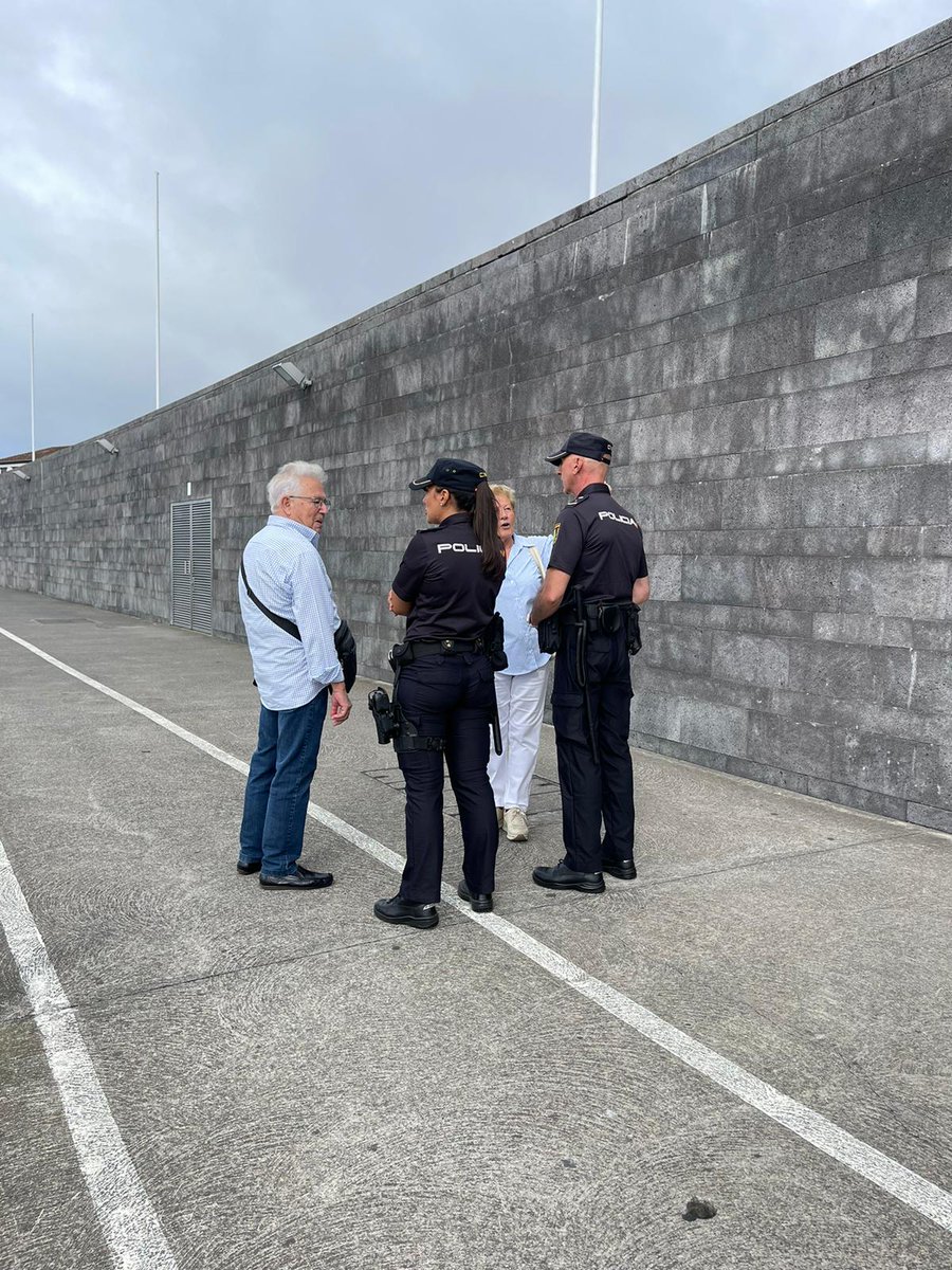 policia's tweet photo. En el marco del Proyecto #ComisaríasEuropeas 🇪🇺 nuestros compañeros están presentes por primera vez en las #IslasAzores del 2 al 16 de #Septiembre 🌍👮👮‍♀

#SomosTuPolicía https://t.co/V2STzjKqfh