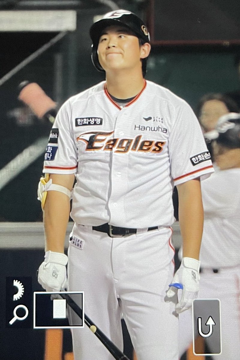 eaglesz43's tweet photo. 230905 #정은원

╭ ◜◝ ͡ ◜◝ ͡ ◜◝ ╮
　     내힘들다
 ╰ ◟◞ ͜ ◟ ͜ ◟◞ ╯
          O 
            °. https://t.co/gctDy7gjy1