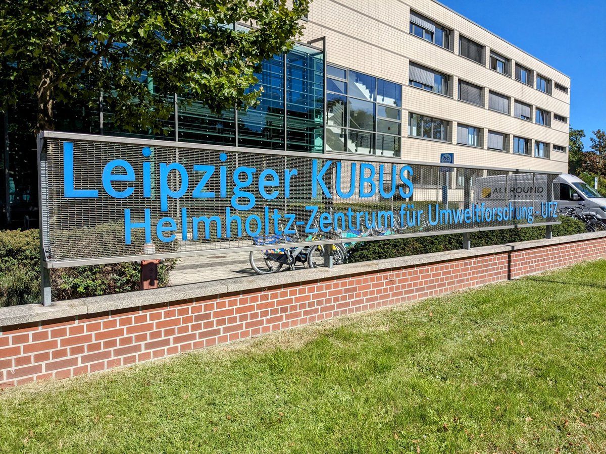 Conference season 2/3 #ECEM2023 <a href="/UFZ_de/">UFZ</a> Excited about Friday's session on functional responses. I'm presenting on multi-prey feeding experiments, and watch out for <a href="/Jylllli/">Jingyi Li</a>|s talk on integrating sensory information in FR models!