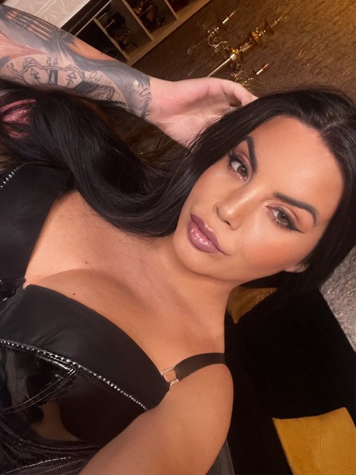 the blog is back, today we discuss NYLONS  >> https://t.co/iFvsHK8AG2 https://t.co/QZGE77s7l1<a href="/tag/footfetishqueen"class="tags"><span>#footfetishqueen</span></a>