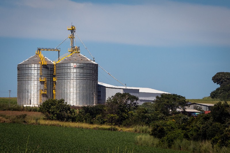 NorteAgroTO's tweet photo. ✅ PROBLEMA GRAVE NO CAMPO: Com mobilização da Faet junto a produtores rurais do Estado do Tocantins, pesquisa faz diagnóstico da armazenagem de grãos. ➡️ Saiba mais: https://t.co/4D426IOAky #NorteAgroTO #armazenagem #armazenagemdegraos #graos #agricultura #agronegocio #Faet https://t.co/49advSBwkM