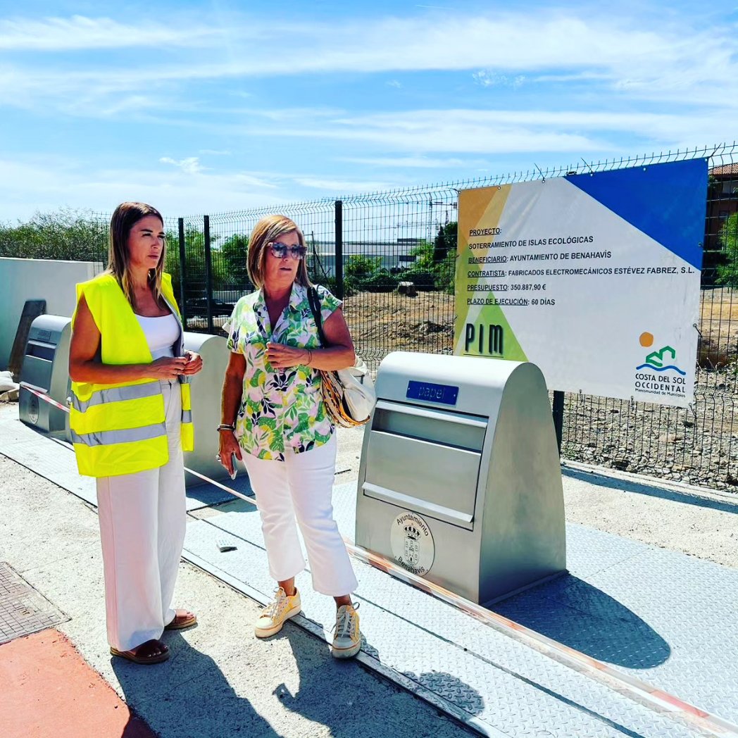 MancomunidadCSO's tweet photo. ✅ En pocos días, se pondrán en marcha estas nuevas islas ecológicas que permitirán eliminar el impacto visual de los antiguos contenedores, los malos olores, así como facilitar el reciclaje de papel-cartón, envases y vidrio a los vecinos de La Alquería, La Quinta y Los Arqueros. https://t.co/sqTOELbmJ3