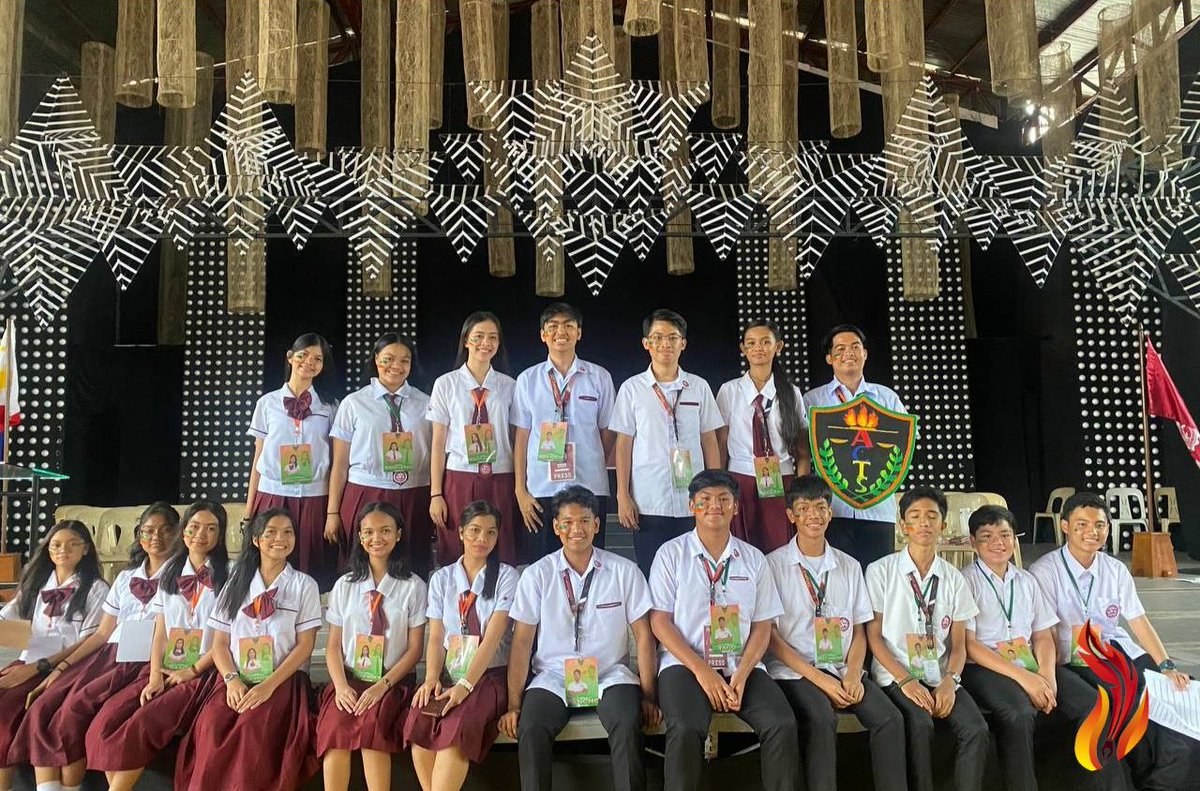 AbanicoOwen's tweet photo. Mananatiling berde at kahel sa gitna ng madilim na ulap

My growth, my strength, my support system 🧡💚 https://t.co/5hUTczCIGl