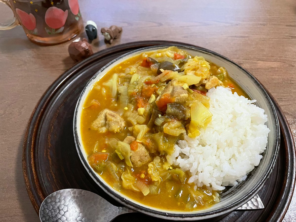 gohanbambo's tweet photo. ここ最近のカレー

ひき肉
鶏肉
目玉焼き
タッパ入り https://t.co/iC9u26cXOi