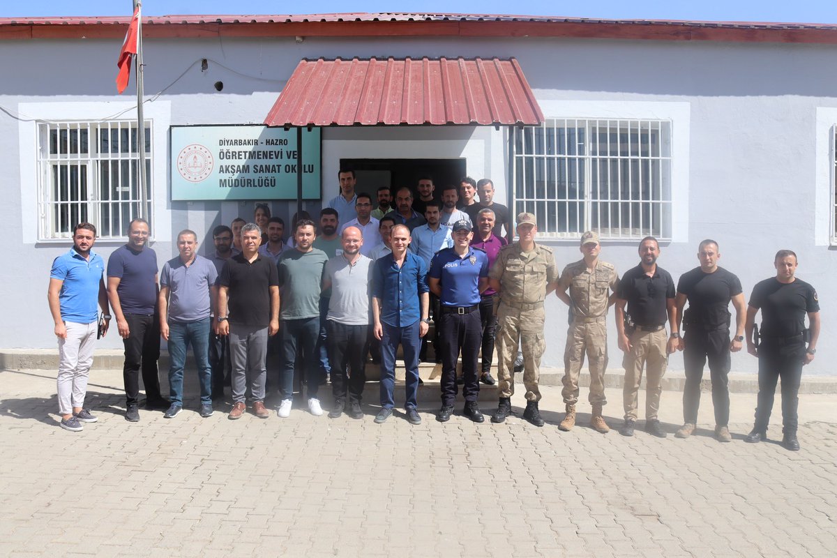 Kaymakamlığımız tarafından Daire Amirlerimizin katılımıyla Kaymakamımız/Belediye Başkan V. Salih SAK’a veda yemeği düzenlendi. 

<a href="/salihsakmia/">Salih Sak</a> 
<a href="/DogukanKoyuncu_/">Doğukan Koyuncu</a> 
<a href="/dbakirvalilik/">T.C. Diyarbakır Valiliği</a>