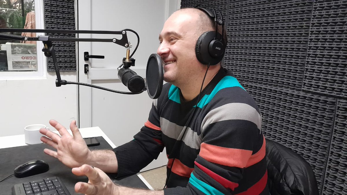 rionegroradio's tweet photo. 🎙¡Sumate a #VosAlAire!
🙌Prepare unos mates, o el café o lo que más te guste y sintonizá #RNRadio. @DiegoPenizzotto y @Daniprr te acompañan desde las 8 con buena conversación, consignas, información y la mejor música.
📻 https://t.co/vglHc9Amow https://t.co/VkdL5N87xG