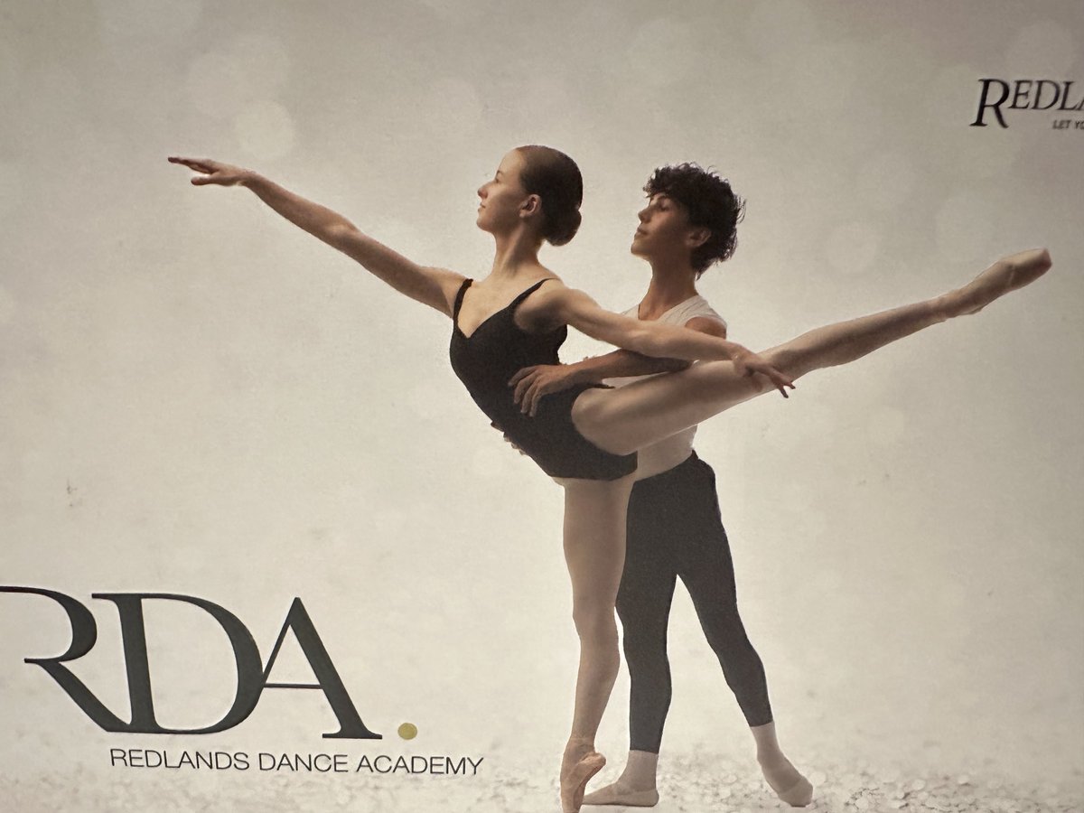 What a wonderful night celebrating 25 years of dance ⁦<a href="/Redlands_School/">Redlands</a>⁩ #letyourlightshine