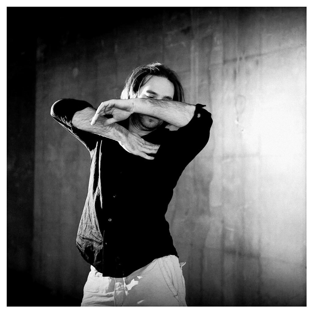 shapesinmotion's tweet photo. Who wants to play? Exploring Emotive Movement this September with @TanztheaterAL This workshop will be a dynamic experience ranging from playful & silly to personal & dramatic. A wonderful journey through emotive movement. Details here …
#shapesinmotion
https://t.co/87x2VTyVdH https://t.co/VY52U11gC8