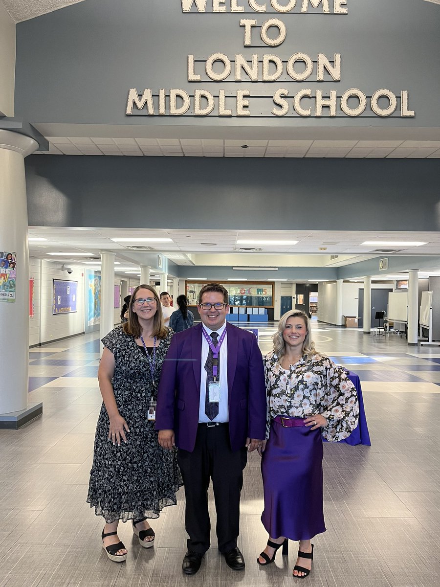 Here’s to the start of a great week! #teamlondon #bestriking #21Learns <a href="/ccsd21london/">London Middle School</a>