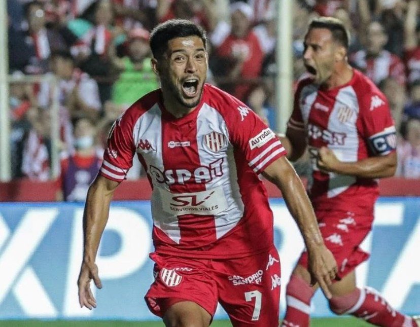 El que las pide todas. El que jamás se esconde. 

Luna Diale en mi equipo juega absolutamente siempre.

100 partidos de Mauro con la camiseta de Unión. Felicidades!👏🇦🇹