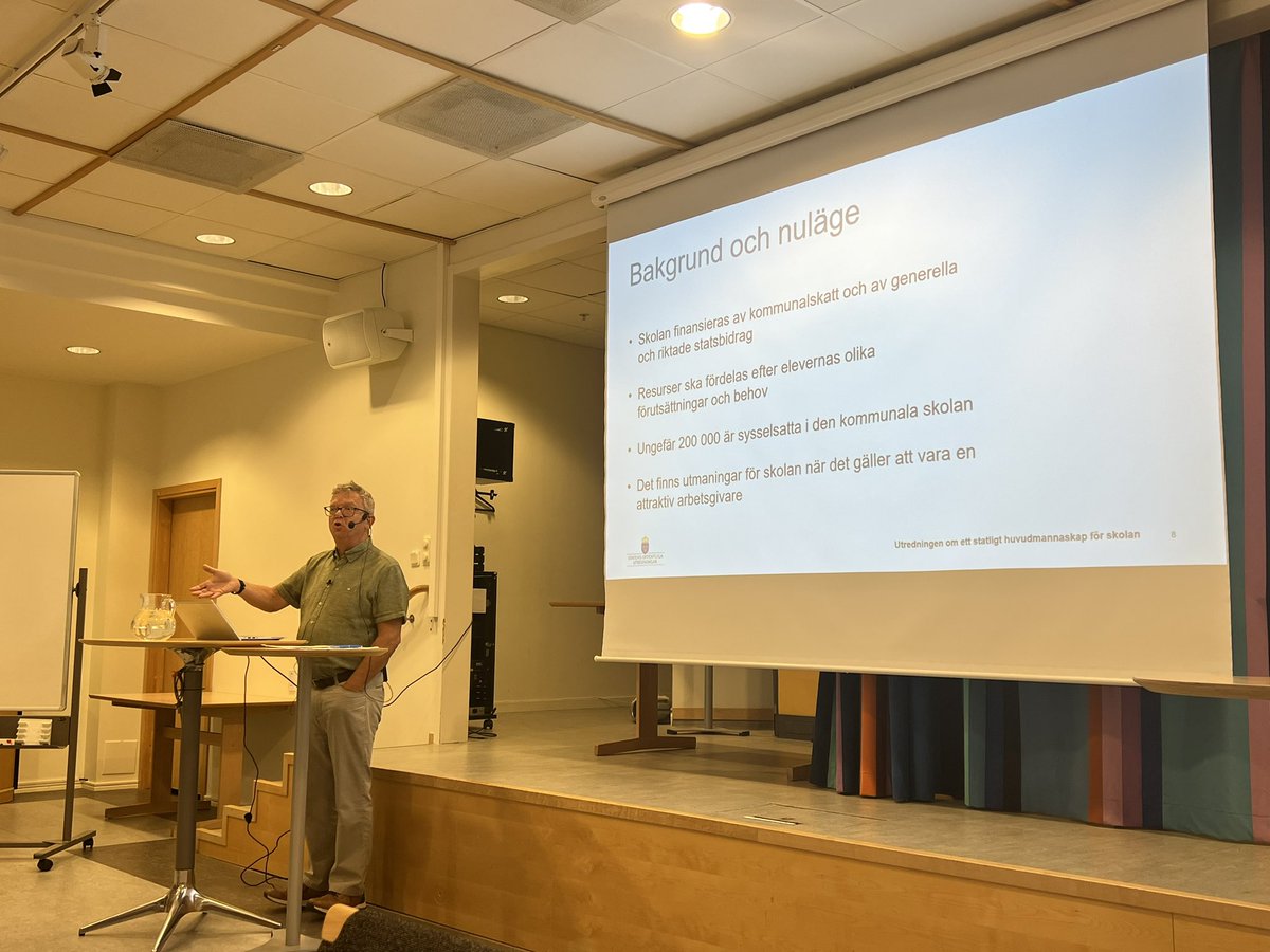 Dags för #FoU-seminarium med Yrkeshögskolans generaldirektör @gdMYH Thomas Persson, som berättar om sitt omfattande utredningsuppdrag om ett statligt huvudmannaskap för skolan. #skola #utbildning