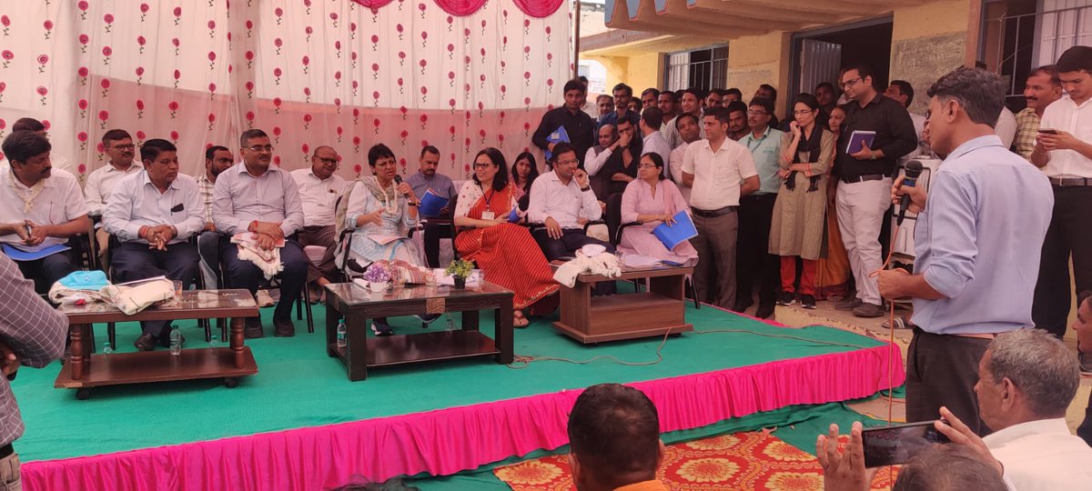 SPMUGuj's tweet photo. Today Hon. Vini Mahajan (IAS) Secretary Department of Drinking water &amp; sanitation (GOI), Jal Sakti Mantralaya visited Atal Jal GP-Vasna Chaudhari of Block Dehagam.
During this visit about 140 villagers along with Nodal officer, Gandhinagar and DPMU expert remain present.
@AtalJal https://t.co/zpKPUHt2Hi